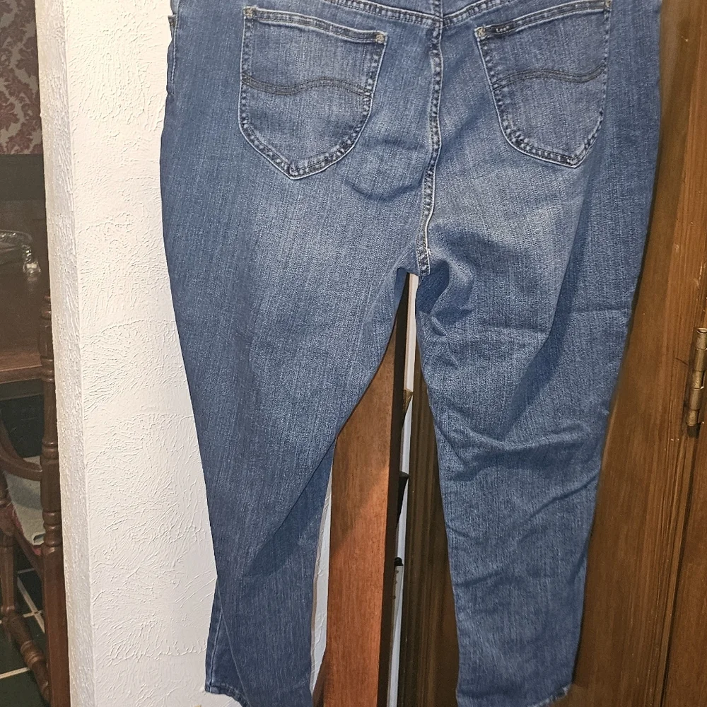 Classic Blue Lee's Women's Petite Jeans - Picture 3 of 6